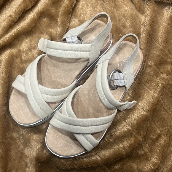 Vionic Sandals! - Picture 5 of 7